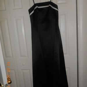 Black and white formal/bridesmaid dress